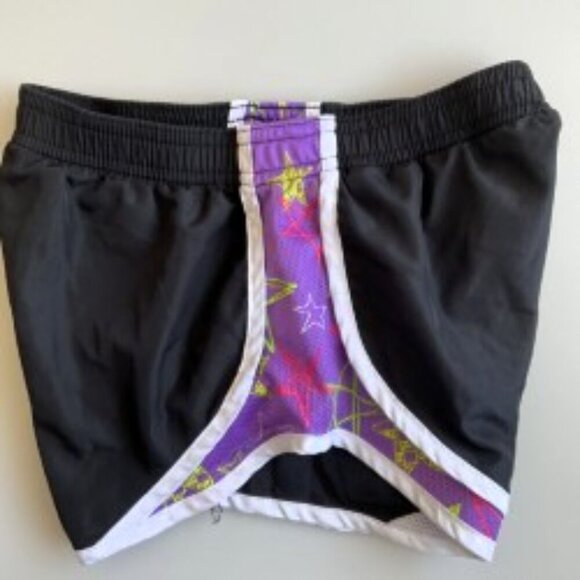 SOFFE BLACK & GRAPE STAR-ACCENT SHORTS LIKE NEW - Picture 1 of 7
